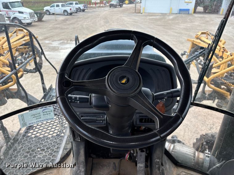 image for item FG0725 2016 RoGator RG1100B sprayer