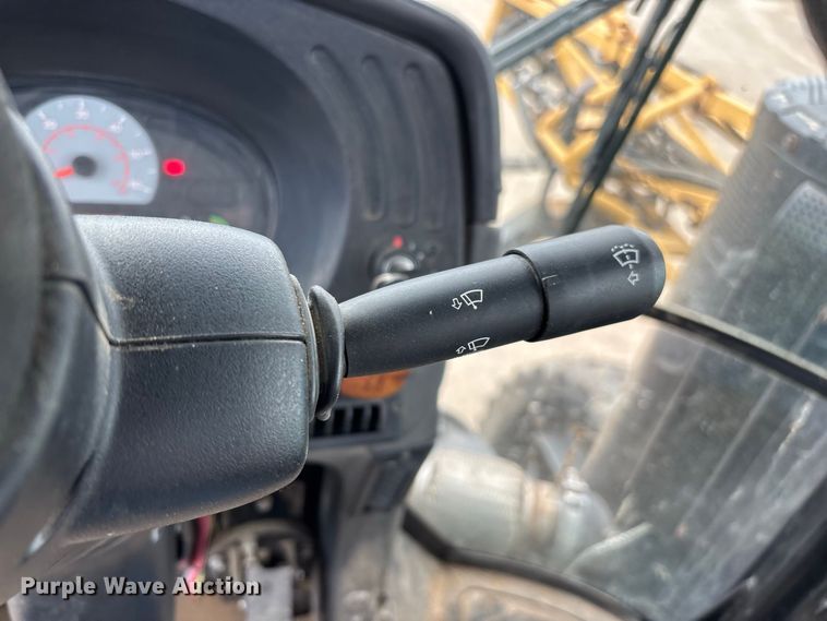 image for item FG0725 2016 RoGator RG1100B sprayer