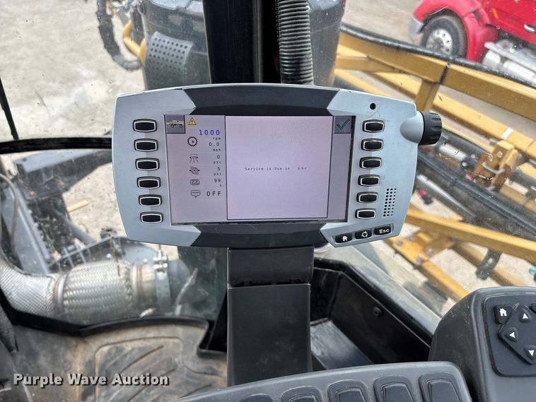 image for item FG0725 2016 RoGator RG1100B sprayer