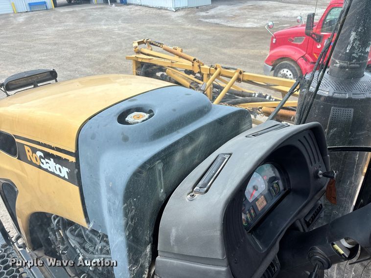 image for item FG0725 2016 RoGator RG1100B sprayer