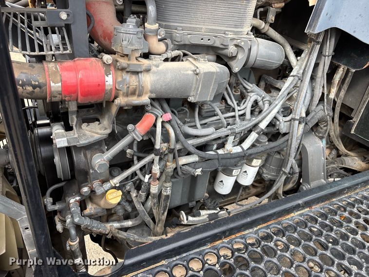 image for item FG0725 2016 RoGator RG1100B sprayer