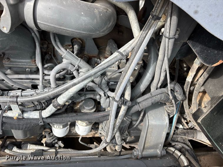 image for item FG0725 2016 RoGator RG1100B sprayer