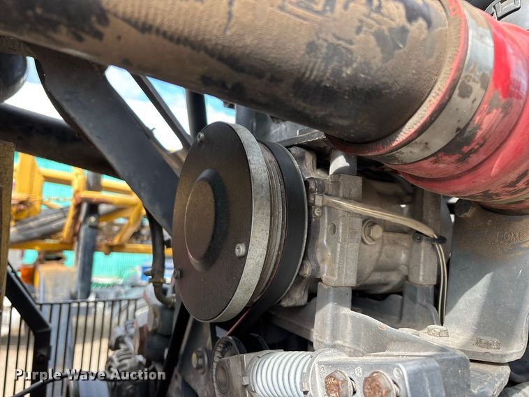 image for item FG0725 2016 RoGator RG1100B sprayer