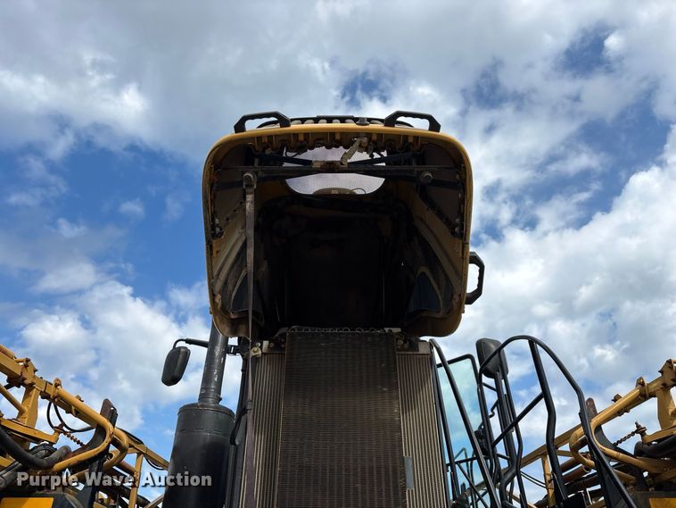 image for item FG0725 2016 RoGator RG1100B sprayer