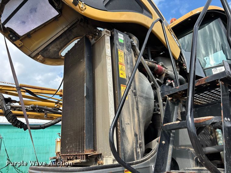 image for item FG0725 2016 RoGator RG1100B sprayer