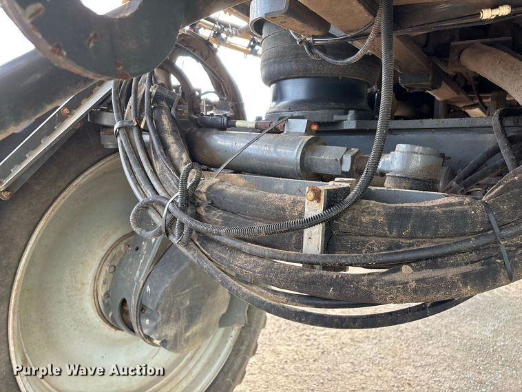 image for item FG0725 2016 RoGator RG1100B sprayer