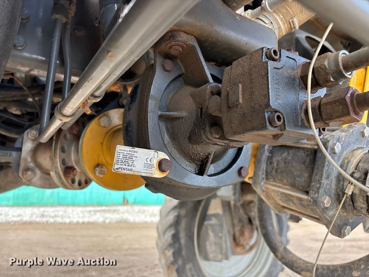 image for item FG0725 2016 RoGator RG1100B sprayer