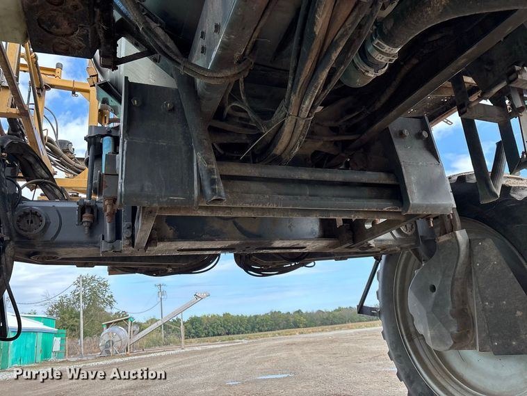 image for item FG0725 2016 RoGator RG1100B sprayer