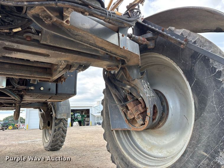 image for item FG0725 2016 RoGator RG1100B sprayer