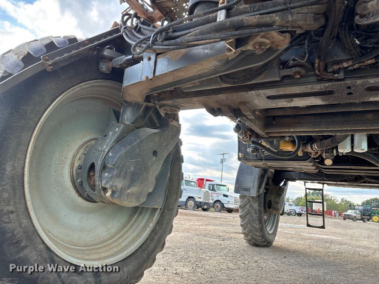 image for item FG0725 2016 RoGator RG1100B sprayer