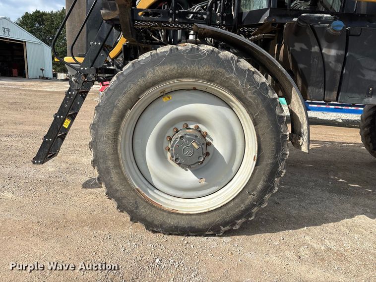 image for item FG0725 2016 RoGator RG1100B sprayer