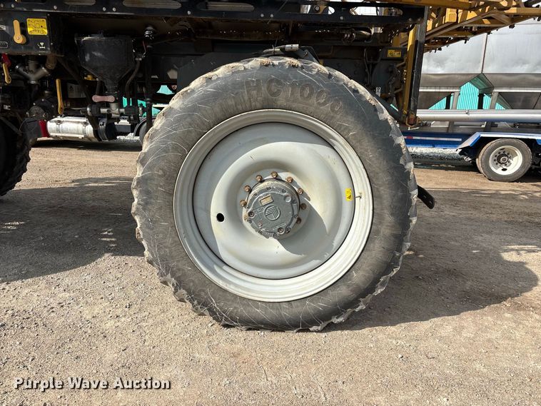 image for item FG0725 2016 RoGator RG1100B sprayer
