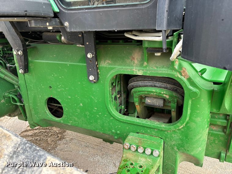 image for item FG0757 2012 John Deere 8360 RT tractor