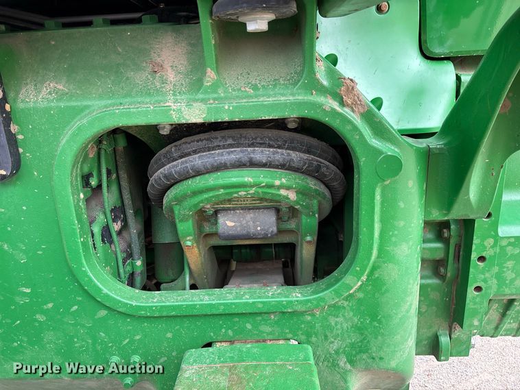image for item FG0757 2012 John Deere 8360 RT tractor