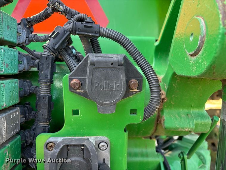 image for item FG0757 2012 John Deere 8360 RT tractor