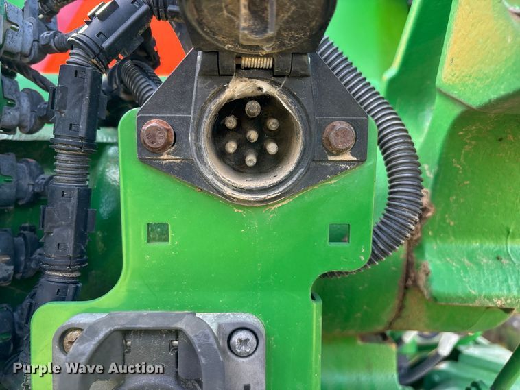 image for item FG0757 2012 John Deere 8360 RT tractor