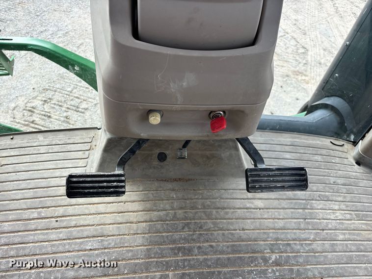 image for item FG0757 2012 John Deere 8360 RT tractor