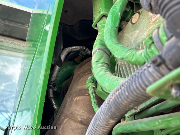 image for item FG0757 2012 John Deere 8360 RT tractor