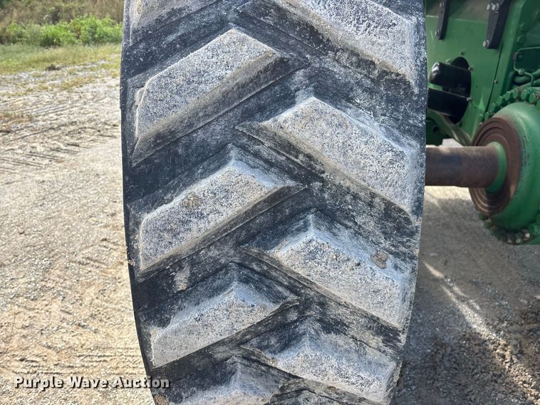 image for item FG0757 2012 John Deere 8360 RT tractor
