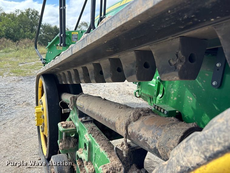 image for item FG0757 2012 John Deere 8360 RT tractor