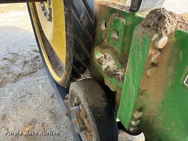 image for item FG0757 2012 John Deere 8360 RT tractor