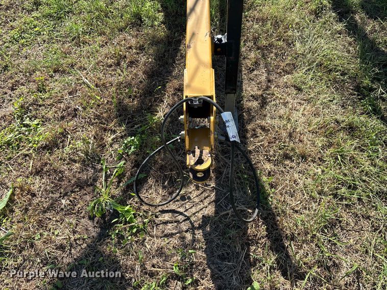 image for item FG0773 Vermeer VR1022 hay rake