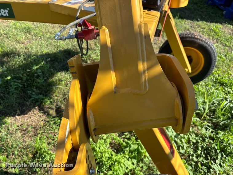 image for item FG0773 Vermeer VR1022 hay rake