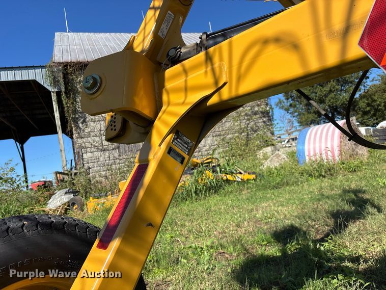 image for item FG0773 Vermeer VR1022 hay rake