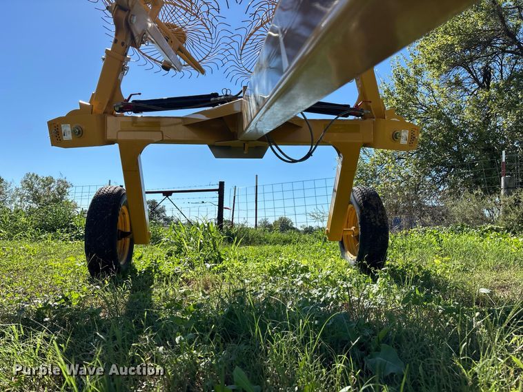 image for item FG0773 Vermeer VR1022 hay rake