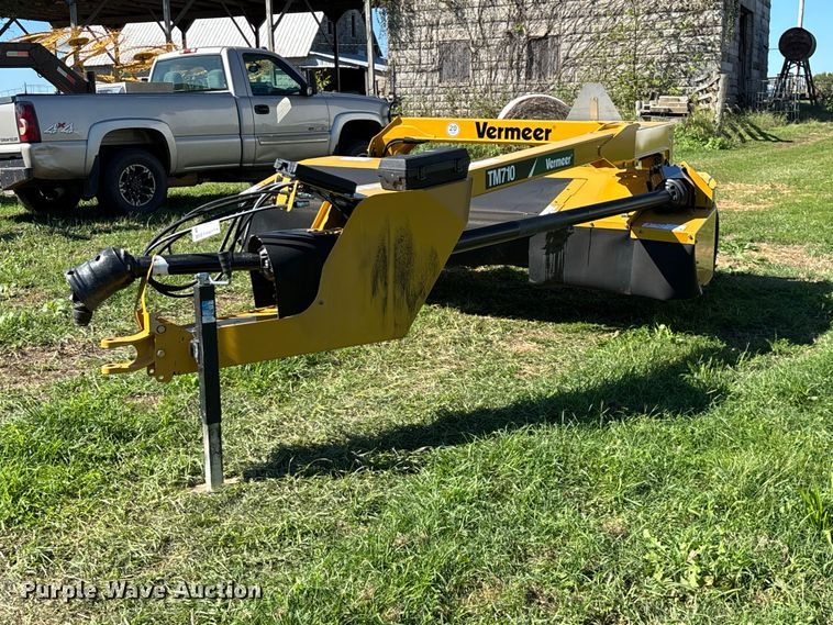 image for item FG0774 2019 Vermeer TM710 disc mower