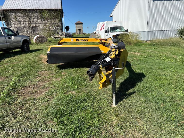 image for item FG0774 2019 Vermeer TM710 disc mower