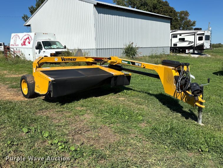 image for item FG0774 2019 Vermeer TM710 disc mower