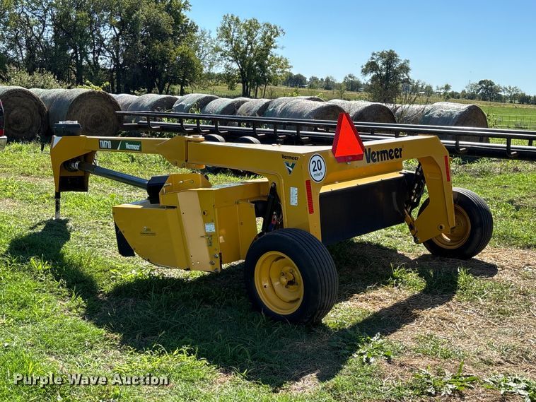 image for item FG0774 2019 Vermeer TM710 disc mower