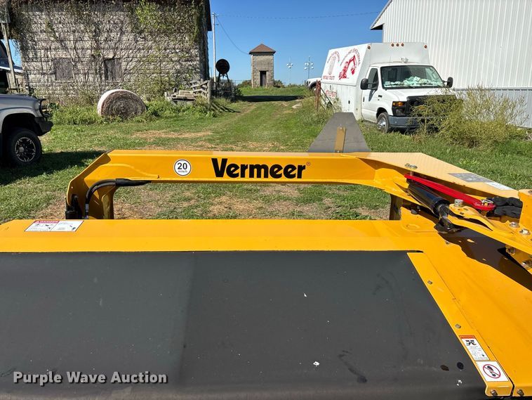 image for item FG0774 2019 Vermeer TM710 disc mower