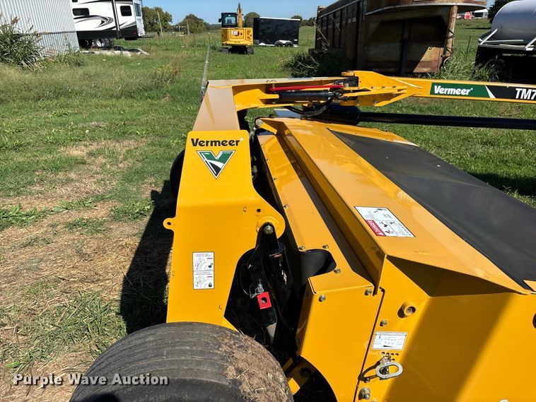 image for item FG0774 2019 Vermeer TM710 disc mower