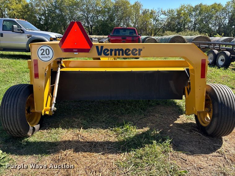 image for item FG0774 2019 Vermeer TM710 disc mower