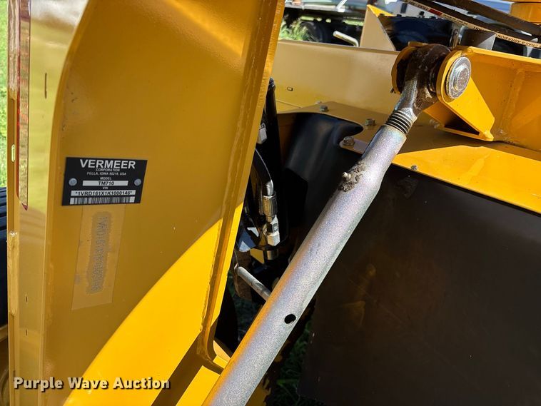 image for item FG0774 2019 Vermeer TM710 disc mower