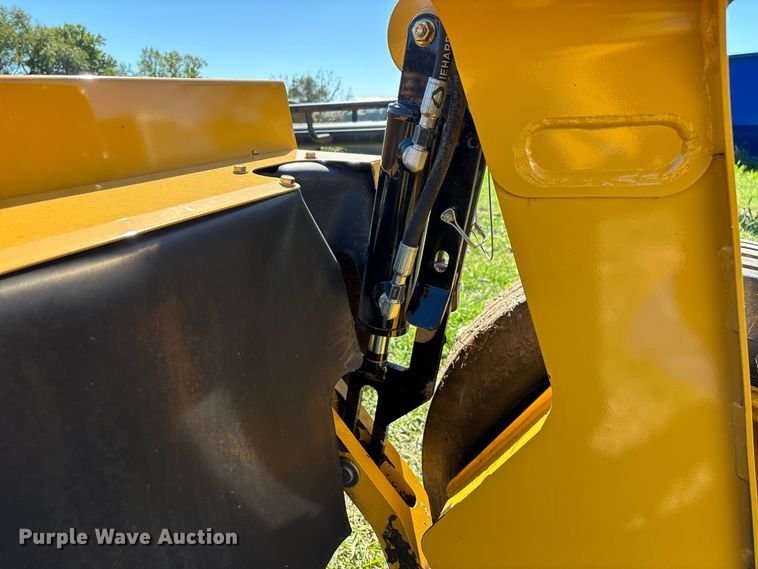 image for item FG0774 2019 Vermeer TM710 disc mower