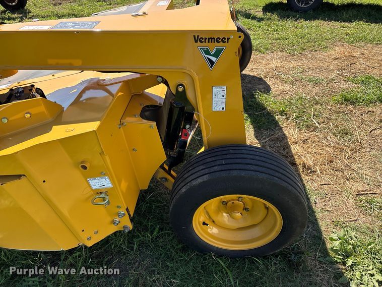 image for item FG0774 2019 Vermeer TM710 disc mower