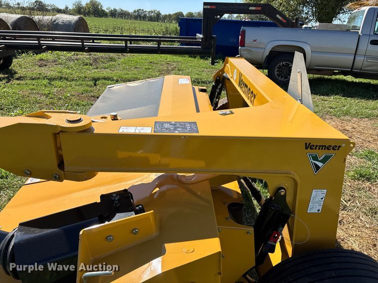 image for item FG0774 2019 Vermeer TM710 disc mower
