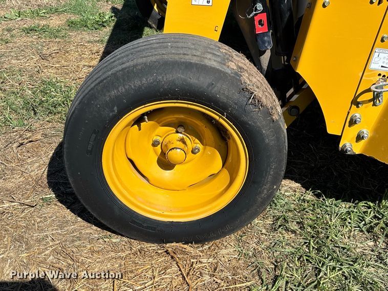 image for item FG0774 2019 Vermeer TM710 disc mower