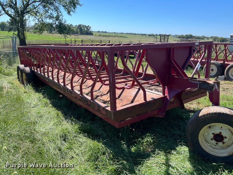 image for item FG0775 Patriot hay bale feeder wagon