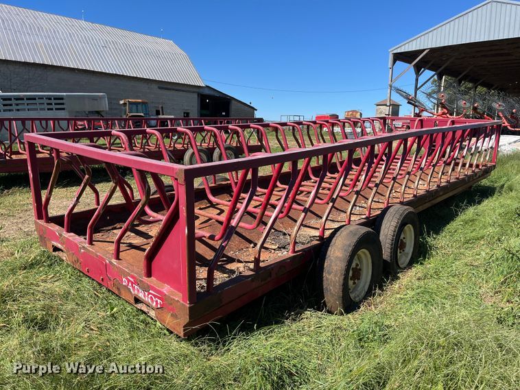 image for item FG0775 Patriot hay bale feeder wagon