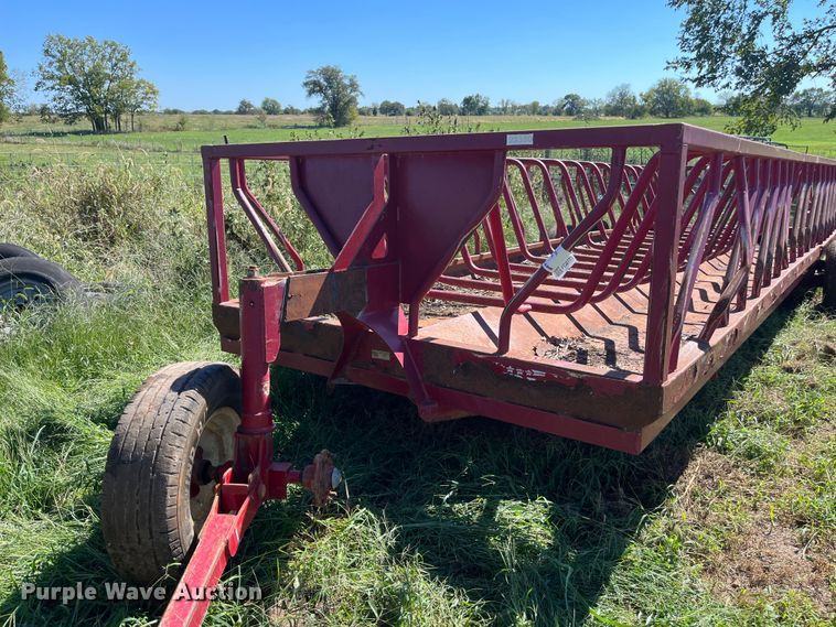 image for item FG0775 Patriot hay bale feeder wagon