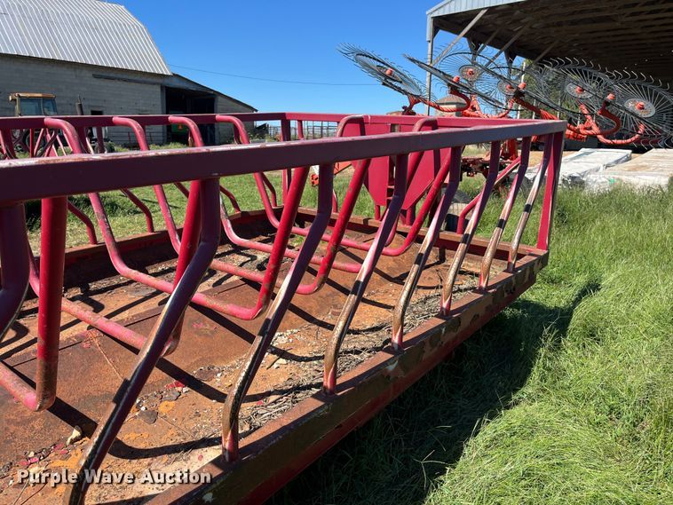 image for item FG0775 Patriot hay bale feeder wagon