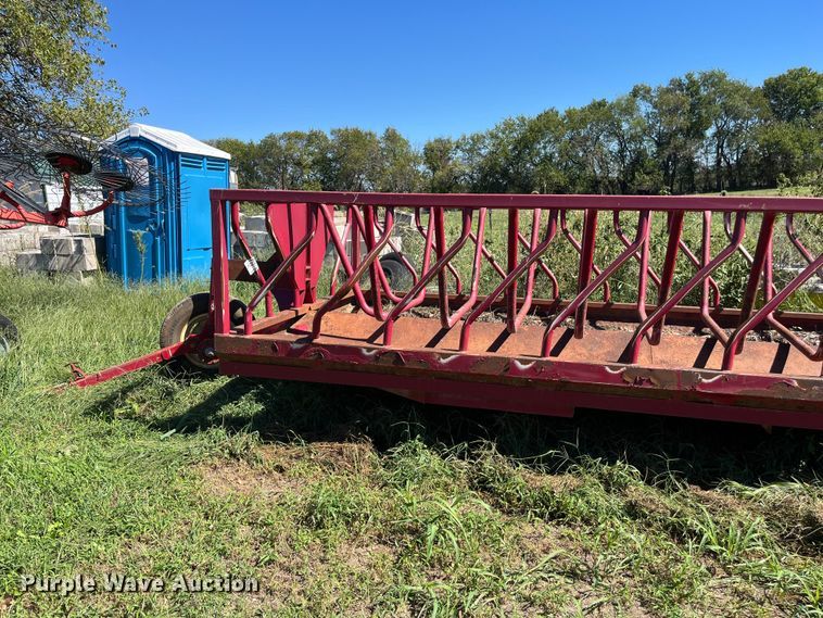 image for item FG0775 Patriot hay bale feeder wagon