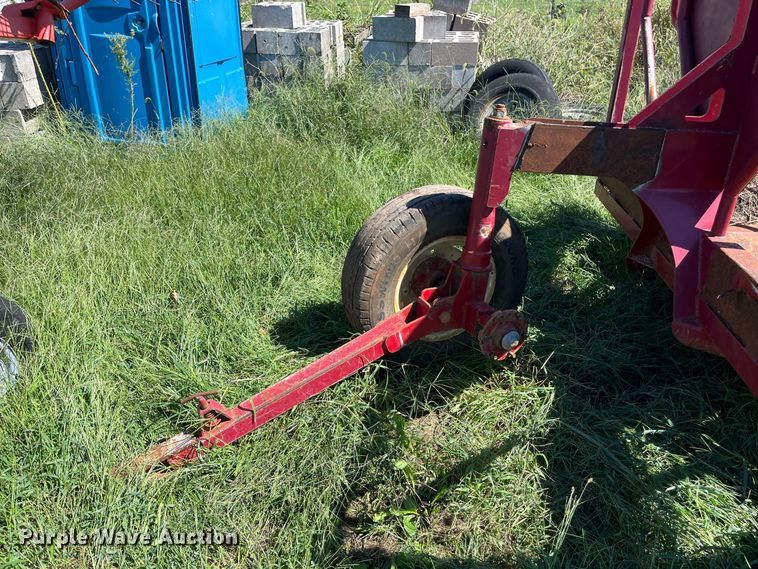 image for item FG0775 Patriot hay bale feeder wagon