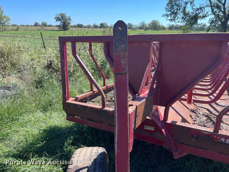 image for item FG0775 Patriot hay bale feeder wagon