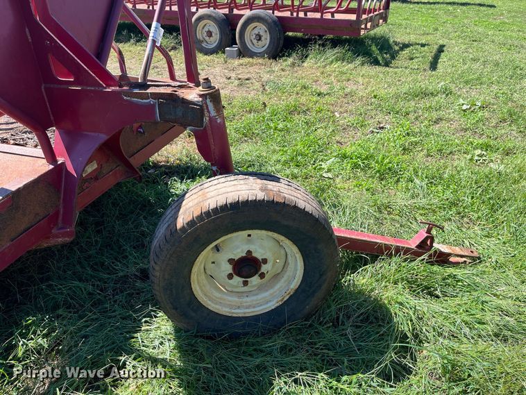 image for item FG0775 Patriot hay bale feeder wagon