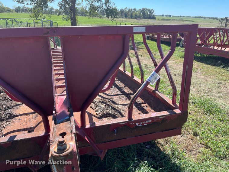 image for item FG0775 Patriot hay bale feeder wagon